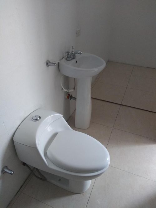 Casa de 5 alcobas en venta en Ub. Portal De Los Alcaceres, Villa del Rosario, 190 m² · foto 16 de 24