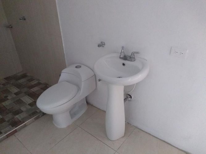 Casa de 5 alcobas en venta en Ub. Portal De Los Alcaceres, Villa del Rosario, 190 m² · foto 22 de 24