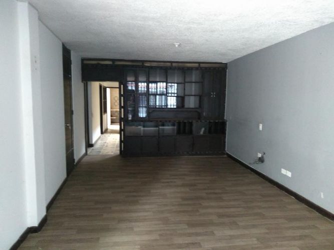 Casa de 7 alcobas en venta en Ciudad Jardin, Cúcuta, 311 m² · foto 2 de 24