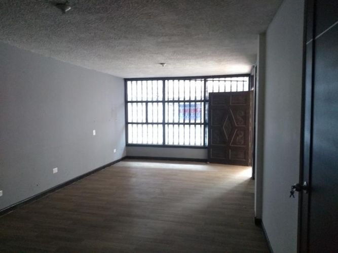 Casa de 7 alcobas en venta en Ciudad Jardin, Cúcuta, 311 m² · foto 3 de 24
