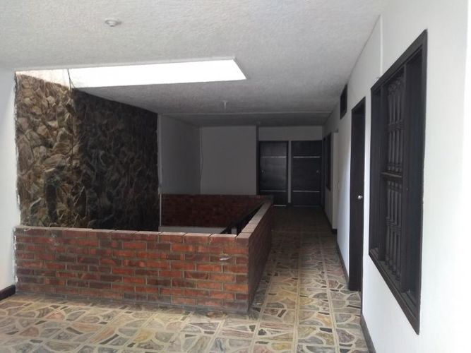 Casa de 7 alcobas en venta en Ciudad Jardin, Cúcuta, 311 m² · foto 11 de 24