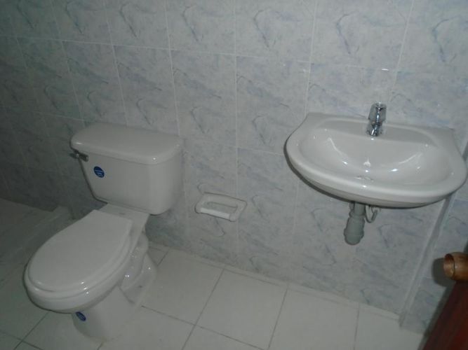 Casa de 8 alcobas en venta en Lleras Restrepo, Cúcuta, 425 m² · foto 5 de 24