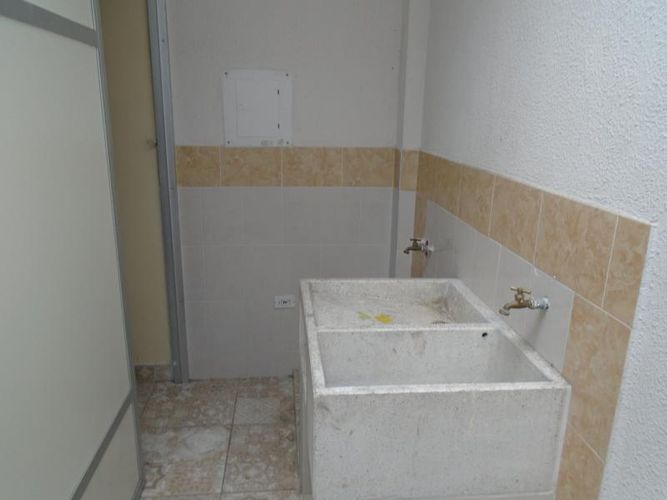 Casa de 8 alcobas en venta en Lleras Restrepo, Cúcuta, 425 m² · foto 16 de 24