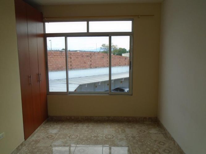 Casa de 8 alcobas en venta en Lleras Restrepo, Cúcuta, 425 m² · foto 17 de 24