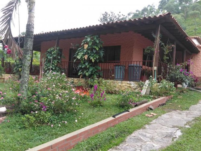Casa en venta en La Riviera, Cúcuta · foto 2 de 14
