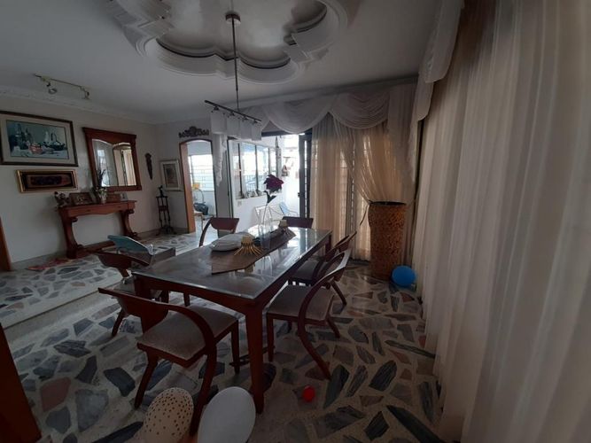 Casa de 6 alcobas en venta en La Riviera, Cúcuta, 300 m² · foto 5 de 24