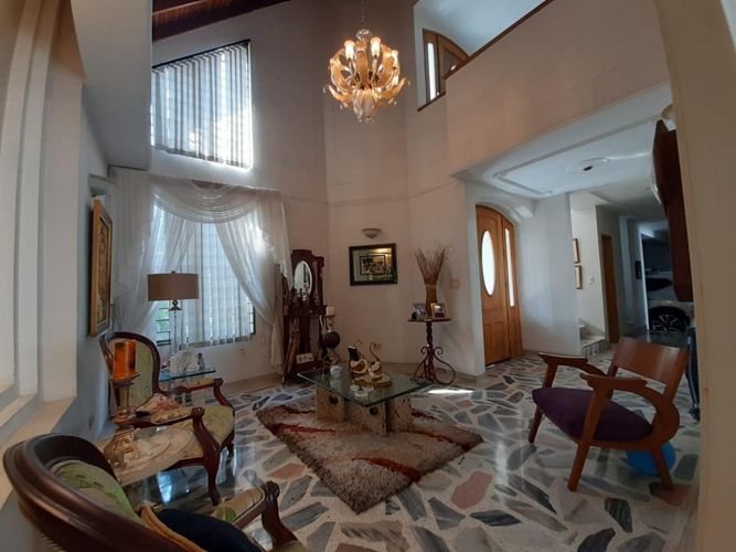 Casa de 6 alcobas en venta en La Riviera, Cúcuta, 300 m² · foto 6 de 24