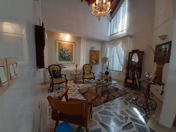 Casa de 6 alcobas en venta en La Riviera, Cúcuta, 300 m² · foto 9 de 24
