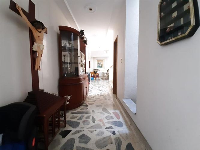 Casa de 6 alcobas en venta en La Riviera, Cúcuta, 300 m² · foto 14 de 24