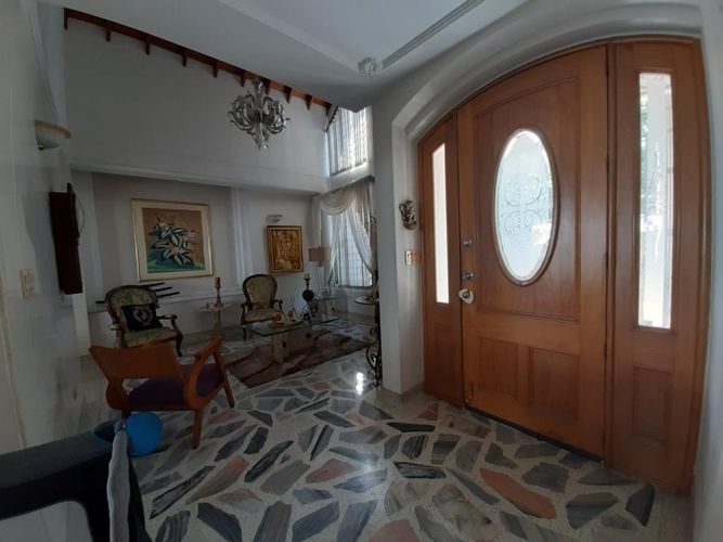 Casa de 6 alcobas en venta en La Riviera, Cúcuta, 300 m² · foto 17 de 24