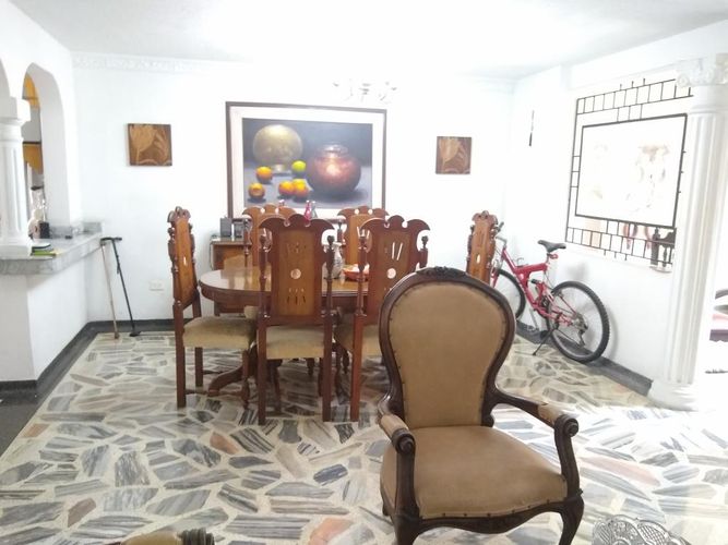 Casa en venta en La Riviera, Cúcuta · foto 2 de 24
