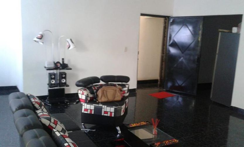 Casa de 12 alcobas en venta en Lleras Restrepo, Cúcuta, 500 m² · foto 3 de 23