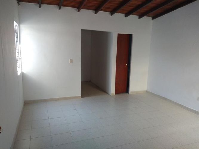 Casa de 3 alcobas en venta en Colinas De Vista Hermosa, Villa del Rosario, 84 m² · foto 6 de 10