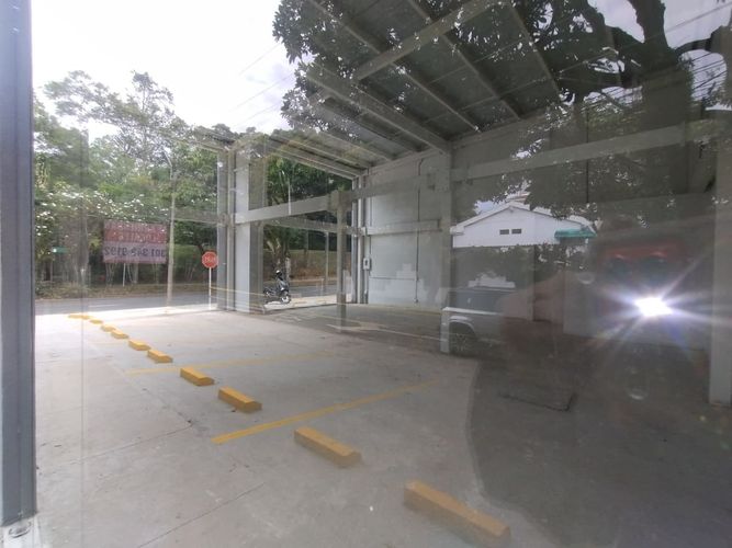 Local en arriendo en Ciudad Jardin, Cali, 100 m² · foto 9 de 11