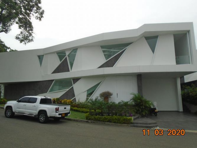 Casa de 4 alcobas en venta en La Floresta, Los Patios, 490 m² · foto 2 de 24