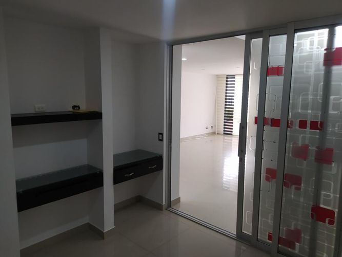 Casa de 4 alcobas en venta en Colinas De Vista Hermosa, Villa del Rosario, 145 m² · foto 9 de 24
