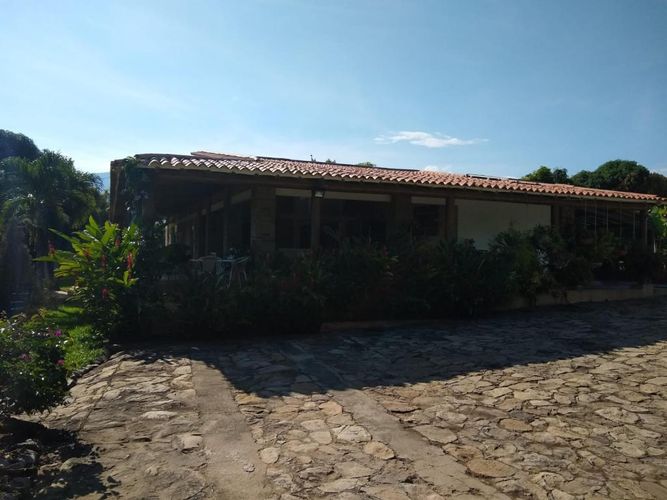 Casa de 3 alcobas en venta en California, Los Patios, 480 m² · foto 2 de 23