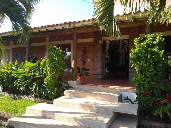 Casa de 3 alcobas en venta en California, Los Patios, 480 m² · foto 3 de 23