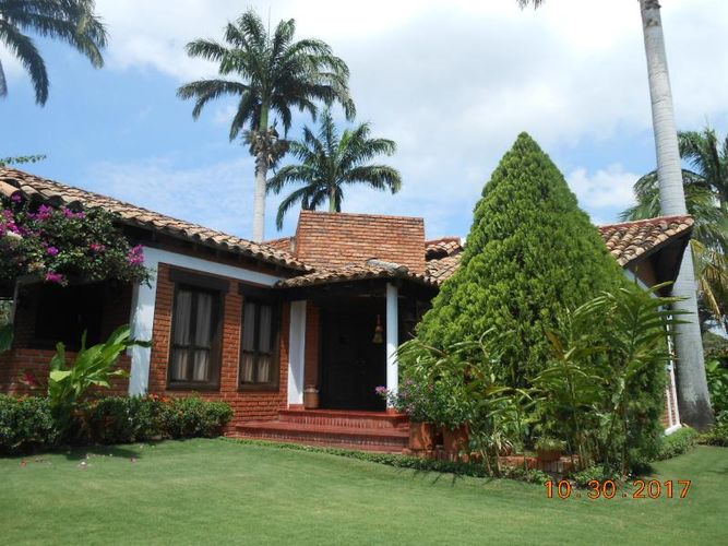 Casa en venta en La Riviera, Cúcuta · foto 2 de 24