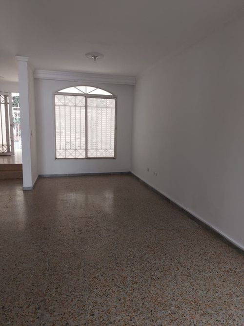 Casa de 3 alcobas en venta en Popular, Cúcuta, 298 m² · foto 3 de 24
