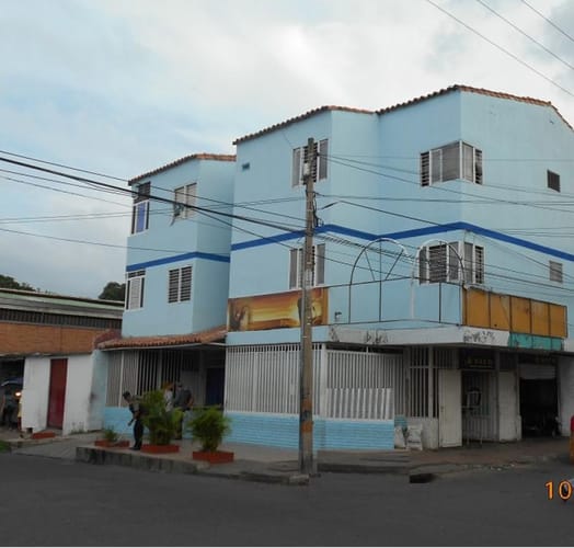 Edificio en venta en El Llano, Cúcuta, 435 m² · foto 2 de 2
