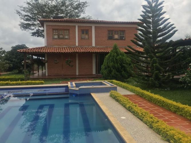 Casa de 5 alcobas en venta en California, Los Patios, 1979 m² · foto 8 de 24
