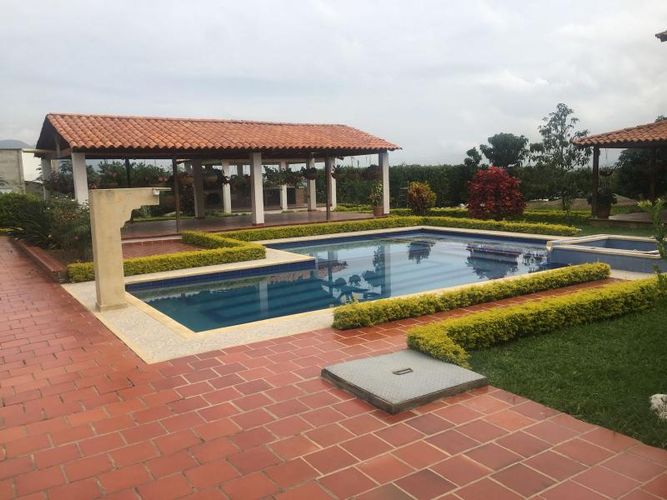 Casa de 5 alcobas en venta en California, Los Patios, 1979 m² · foto 9 de 24