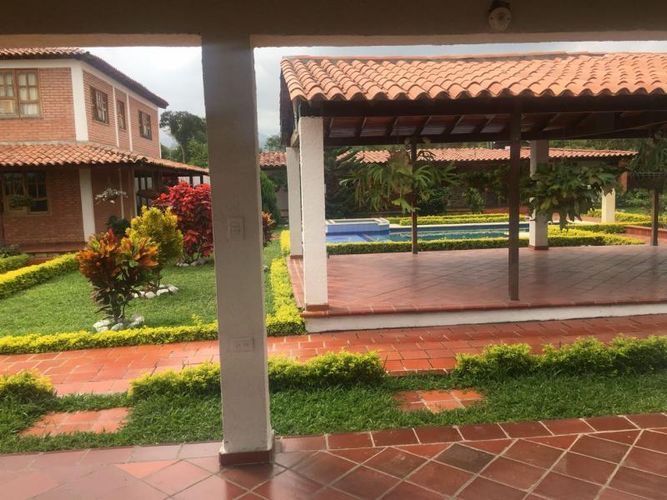 Casa de 5 alcobas en venta en California, Los Patios, 1979 m² · foto 10 de 24