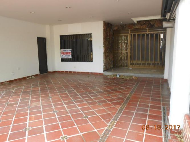 Casa de 5 alcobas en venta en Quinta Oriental, Cúcuta, 270 m² · foto 2 de 21