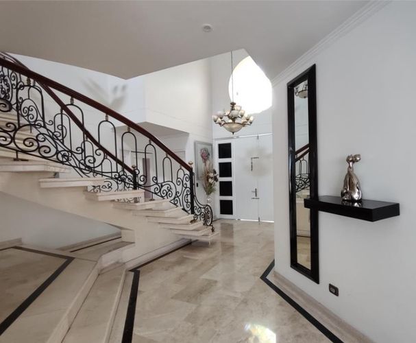 Casa de 4 alcobas en venta en Bellavista, Los Patios, 399 m² · foto 6 de 18