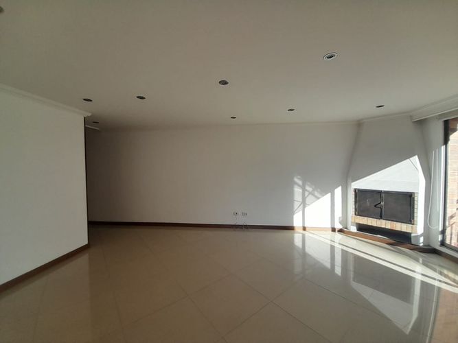 Apartamento de 3 alcobas en venta en Colina Campestre, Bogotá, 97 m² · foto 3 de 18