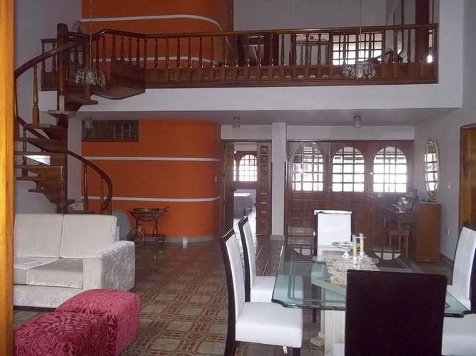Casa de 4 alcobas en venta en El Rosal, Cúcuta, 280 m² · foto 2 de 17