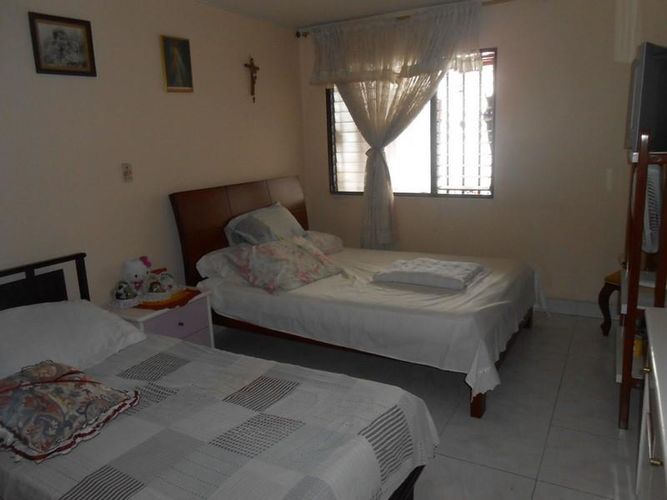 Casa de 3 alcobas en venta en Quinta Oriental, Cúcuta, 240 m² · foto 4 de 11