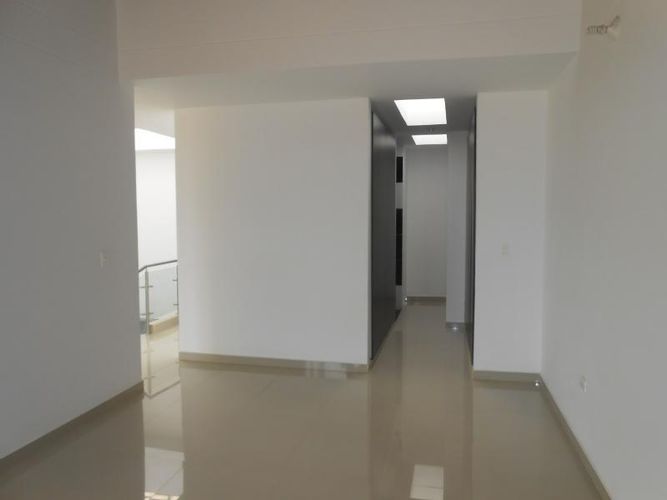 Casa de 3 alcobas en venta en Antonio Navarro, Villa del Rosario, 160 m² · foto 2 de 9