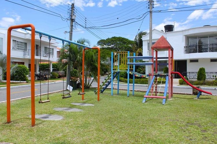 Casa de 5 alcobas en venta en Villa Antigua, Villa del Rosario, 620 m² · foto 16 de 22
