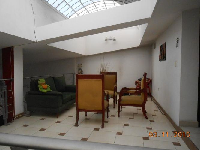Casa de 6 alcobas en venta en Lleras Restrepo, Cúcuta, 472 m² · foto 8 de 23