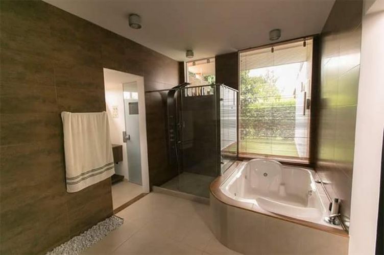 Casa de 4 alcobas en venta en California, Los Patios, 298 m² · foto 3 de 9