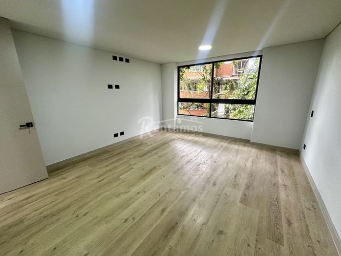 Apartamento de 3 alcobas en venta en El Tesoro, Medellín, 230 m² · foto 4 de 21