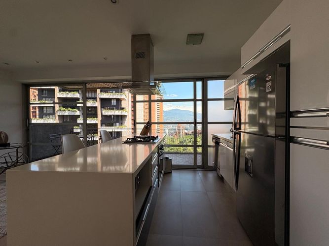 Apartamento de 1 alcoba en arriendo en El Poblado, Medellín, 65 m² · foto 3 de 17