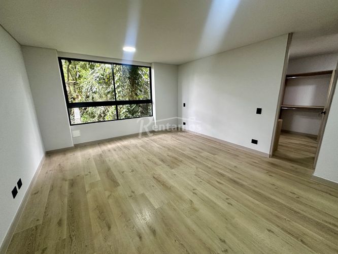 Apartamento de 3 alcobas en venta en El Tesoro, Medellín, 230 m² · foto 12 de 21