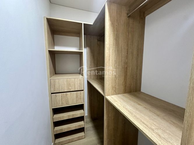 Apartamento de 3 alcobas en venta en El Tesoro, Medellín, 230 m² · foto 14 de 21