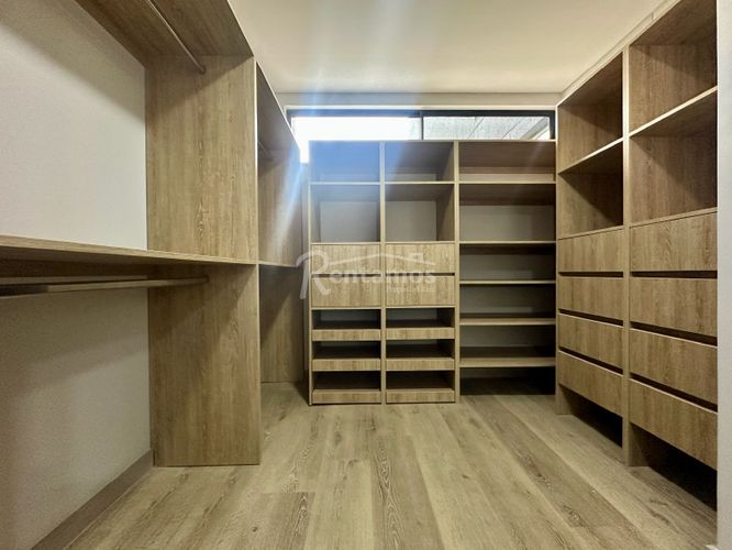 Apartamento de 3 alcobas en venta en El Tesoro, Medellín, 230 m² · foto 18 de 21