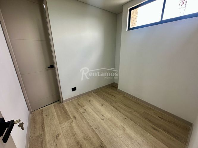 Apartamento de 3 alcobas en venta en El Tesoro, Medellín, 230 m² · foto 19 de 21