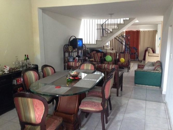Casa de 5 alcobas en venta en Quinta Oriental, Cúcuta, 225 m² · foto 4 de 17