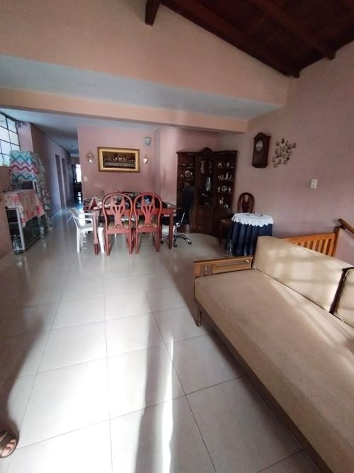 Casa de 10 alcobas en venta en Belén Los Alpes, Medellín, 355 m² · foto 2 de 17