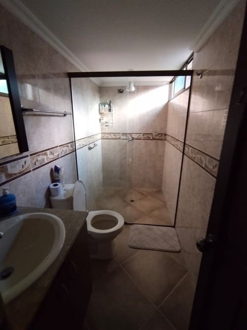 Casa de 10 alcobas en venta en Belén Los Alpes, Medellín, 355 m² · foto 15 de 17