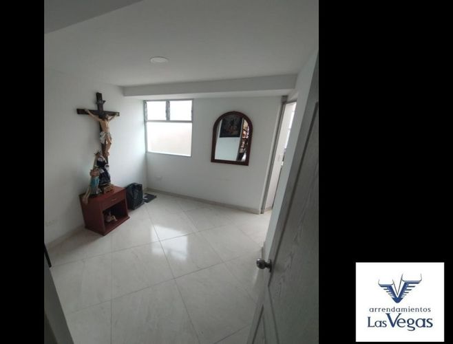 Apartamento de 3 alcobas en venta en Belén Rosales, Medellín, 210 m² · foto 5 de 11