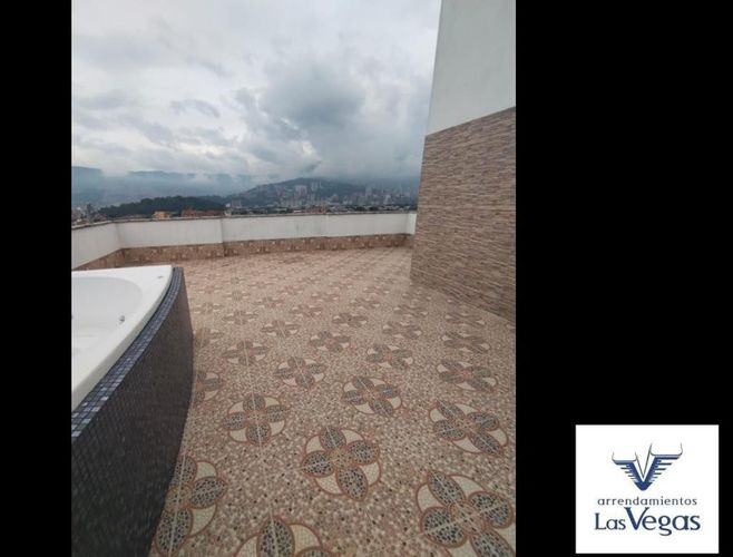 Apartamento de 3 alcobas en venta en Belén Rosales, Medellín, 210 m² · foto 9 de 11