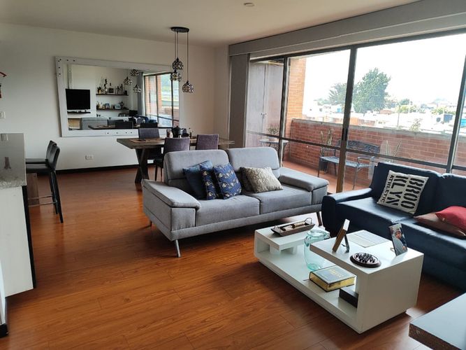 Apartamento de 3 alcobas en venta en Ciudad Jardin Norte, Bogotá, 122 m² · foto 2 de 15