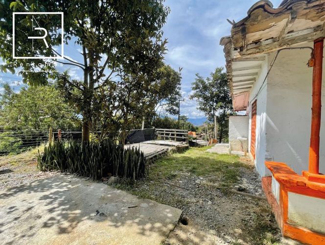 Casa de 3 alcobas en venta en Loma Del Chocho, Envigado, 170 m² · foto 4 de 9